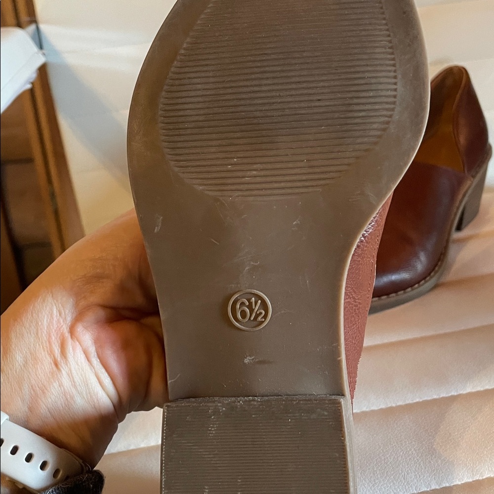 Universal Thread. Booties. - Picture 3 of 3